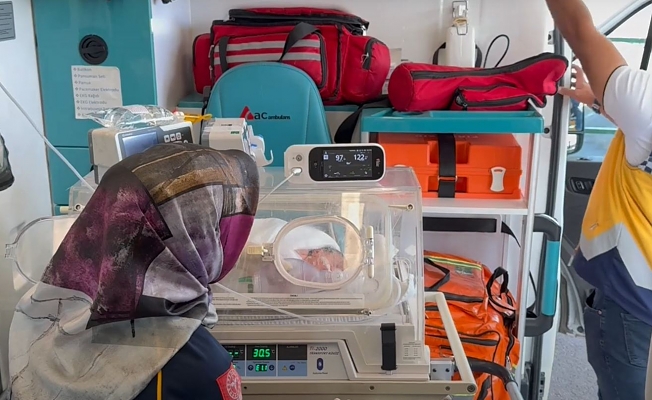 Ağrılı Zeynep Bebek Uçak Ambulansla Gaziantepe Sevk Edildi