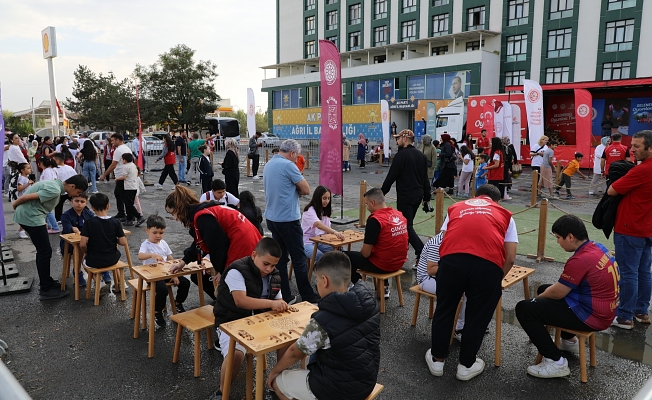 Ağrı’da Geleneksel Oyunlar Tırı Çocuklarla Buluştu