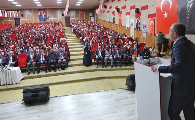 Ağrı'da "Bir Bilenle Bilge Nesil" Projesi kapsamında ödül töreni düzenlendi