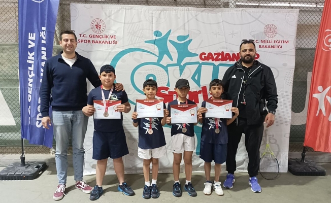 Ağrı’nın Teniste Gurur Günü: Minikler ve Küçüklerde Bölge Şampiyonluğu