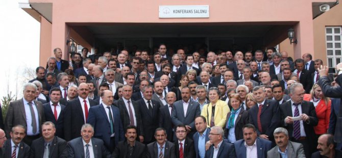 Eski İçişleri Bakanı Ala, muhtarlarla bir araya geldi