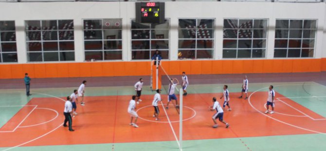 Adilcevaz'da voleybol turnuvası