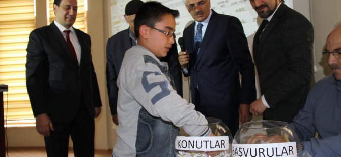 Erzincan'da toplu konut kura çekimi