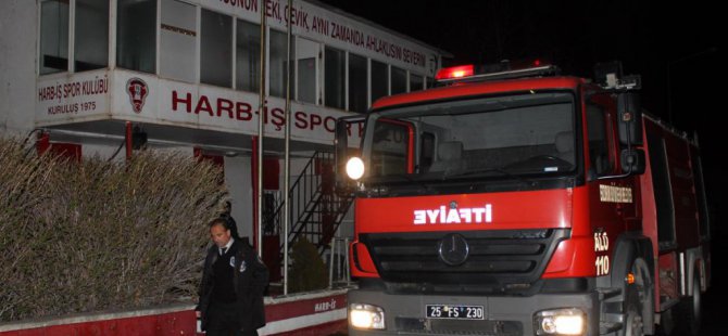 Erzurum'da futbol sahasının soyunma odasında yangın