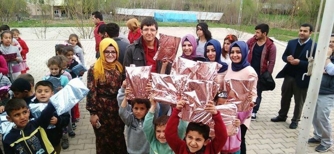 BÜ Sosyoloji Kulübü öğrencilerinden kırtasiye yardımı