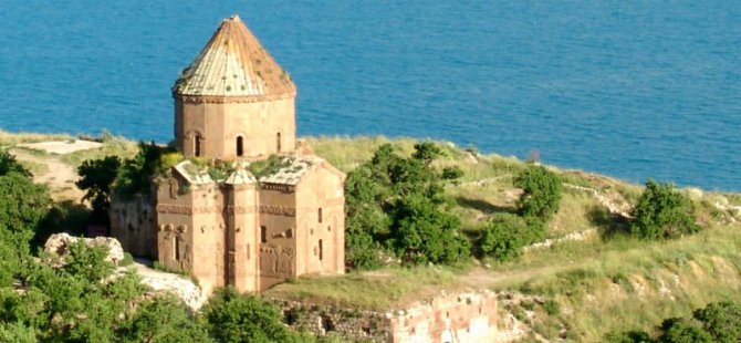 Akdamar Kilisesi'nin UNESCO Dünya Mirası Geçici Listesi'ne girmesi