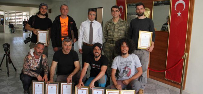 Şemdinli Kaymakamı Öztürk'ten paraşütçülere teşekkür