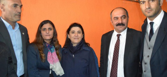 Leyla Zana, Eleşkirt'teki Seçim Bürosunun Açılışına Katıldı