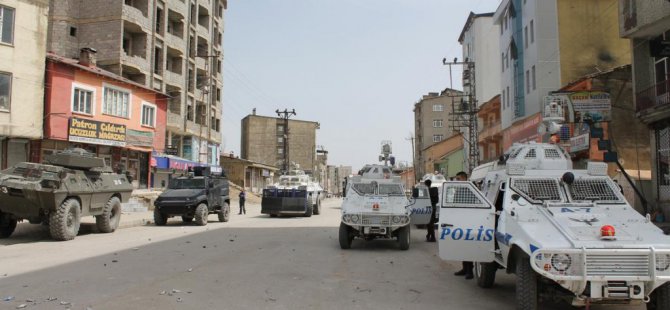 Zırhlı polis aracı devrildi: 3 yaralı