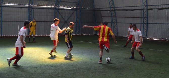 Adilcevaz'da 'Kurumlararası Futbol Turnuvası' başladı