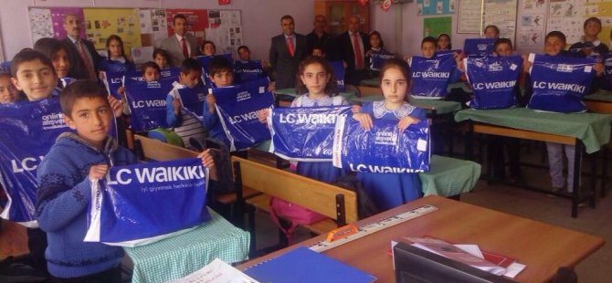 Varto'da öğrencilere giyim yardımı