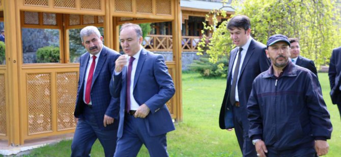 Vali Altıparmak, İspir'de