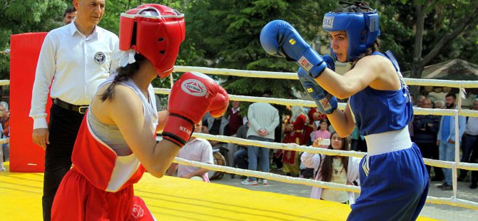 Ağın'da açık havada boks turnuvası düzenlendi