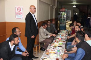 HDP Bingöl Milletvekili adayı Hişyar Özsoy gençlerin daha çok çalışması gerektiğini belirtti.