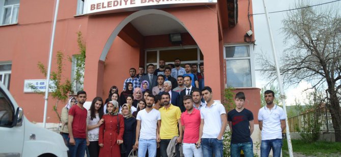 Öğrencilerden belediye başkanına ziyaret