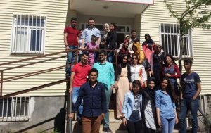 BEÜ öğrencilerinden engelli bakım evine ziyaret