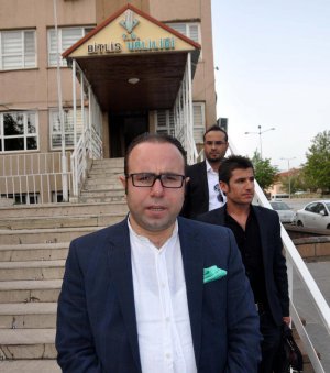 Vali yardımcısı 'sahte hat' şebekesini yakalattı