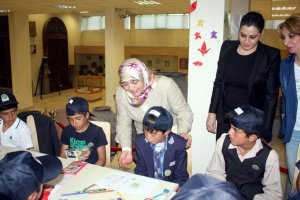 Kars'ta çocuklar müze atölyesi çalışmalarına katıldı