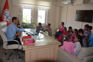 Öğrencilerden, Milli Eğitim Müdürü Sabaz'a ziyaret