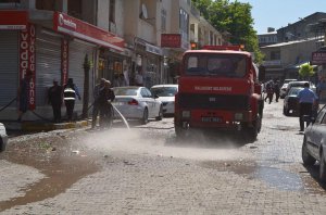 Malazgirt'te cadde ve sokaklar yıkandı