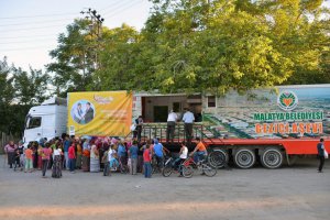 Büyükşehir Belediyesinden gezici aşeviyle iftar yemeği