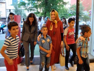 Muş'ta öğrencilere giyim yardımı