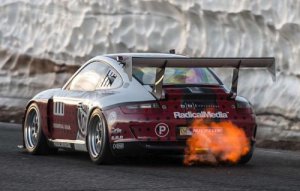 Şimdiye kadar gördüğünüz en havalı Porsche sürüşü Şimdiye kadar gördüğünüz en havalı Porsche sürüşü