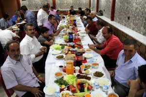 Muradiye Devlet Hastanesi'nden iftar yemeği