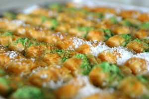 Hizan'da baklavacıların bayram mesaisi