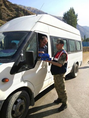 Mehmetçikten şeker gibi uygulama