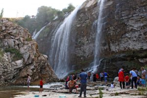 Tortum Şelalesi'nde bayram hareketliliği