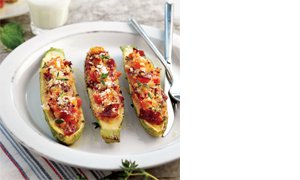 Fırında pastırmalı mini kabak