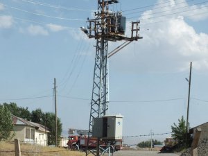 Elektrik akımına kapılan TEDAŞ görevlisi yaralandı