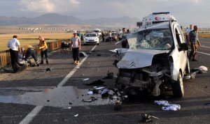 Erzurum'da Feci kazası: 2 ölü, 5 yaralı