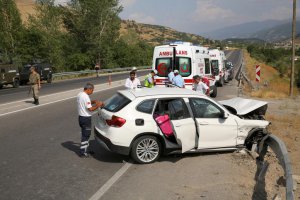 Erzincan'da trafik kazası: 10 yaralı