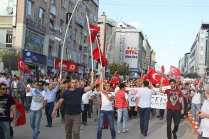 Erzurum'da teröre lanet yürüyüşü