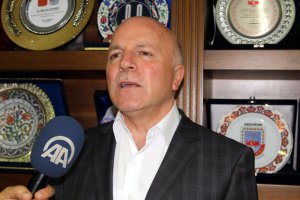 Belediye aracında patlayıcı bulunmasına tepki