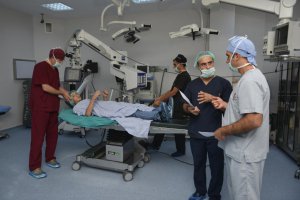 Van'da özel donanım gerektiren göz ameliyatı da yapılmaya başlandı