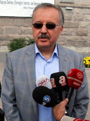 Kars'ta teröristlerin yol kesmesi