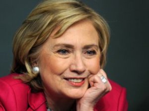 Hillary Clinton İlk Kez Özür Diledi
