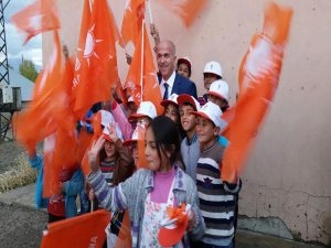 AK Parti Ağrı Milletvekili Adayı Gökçe, Köyleri Ziyaret Etti
