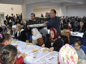 Muharrem ayına özel aşure dağıtıldı