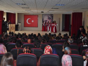 Çukurca ilçesinde 29 Ekim Cumhuriyet Bayramı kutlandı