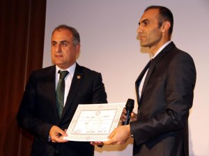 Elazığ'da AK Parti Milletvekilleri mazbatalarını alıyor