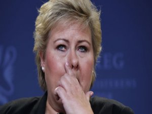 Paristeki saldırıdan dolayı Başbakan Erna Solberg  gözyaşlarını tutamadı
