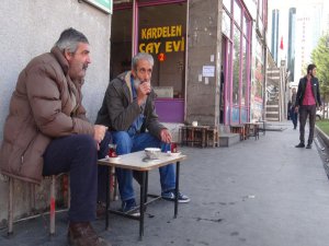 Tatvan'da çaya zam geldi