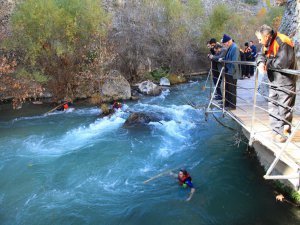 86 Yaşındaki Kayıp alzaymır hastası kanyonda arama yapılıyor