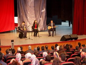 Bitlis'de 24 Kasım Öğretmenler Günü kutlaması