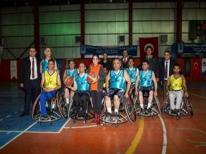 Van'da Dünya Engelliler Günü