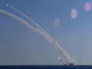 Rusya IŞİD'i denizaltından atılan cruise füzelerle vurdu
